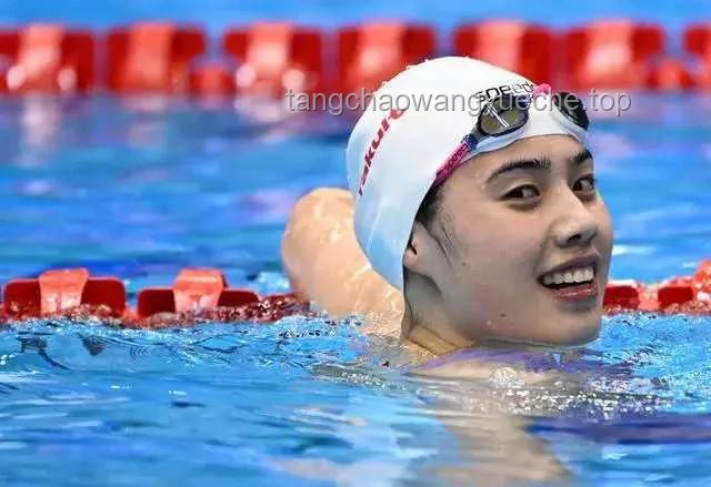 余依婷闪耀赛场，夺得女子100米蝶泳冠军
